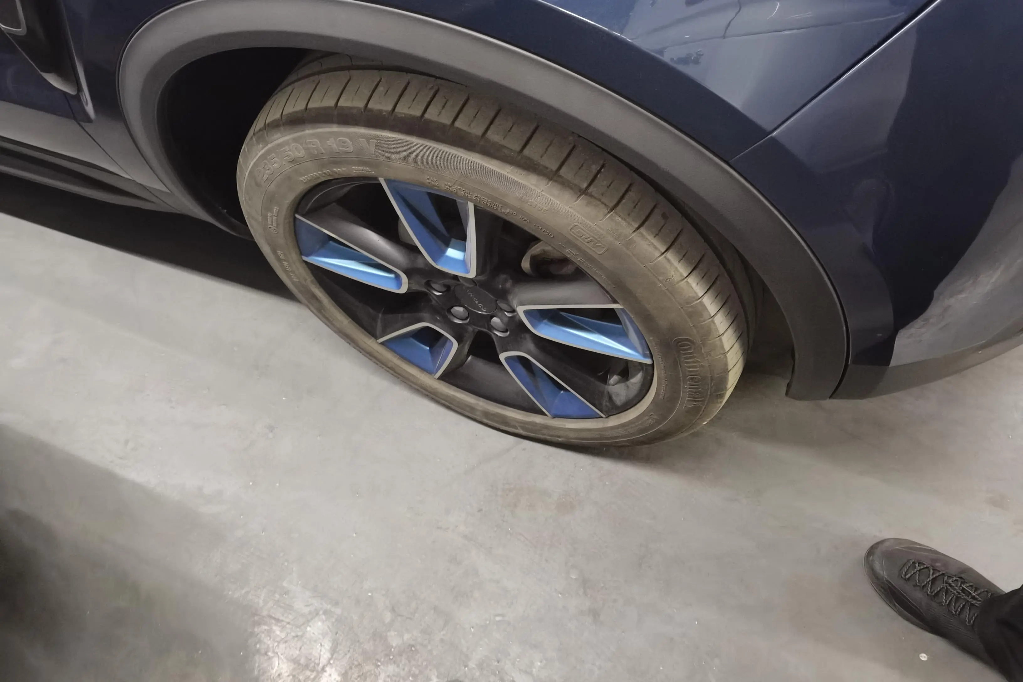 Lynk & Co 01  из Китая