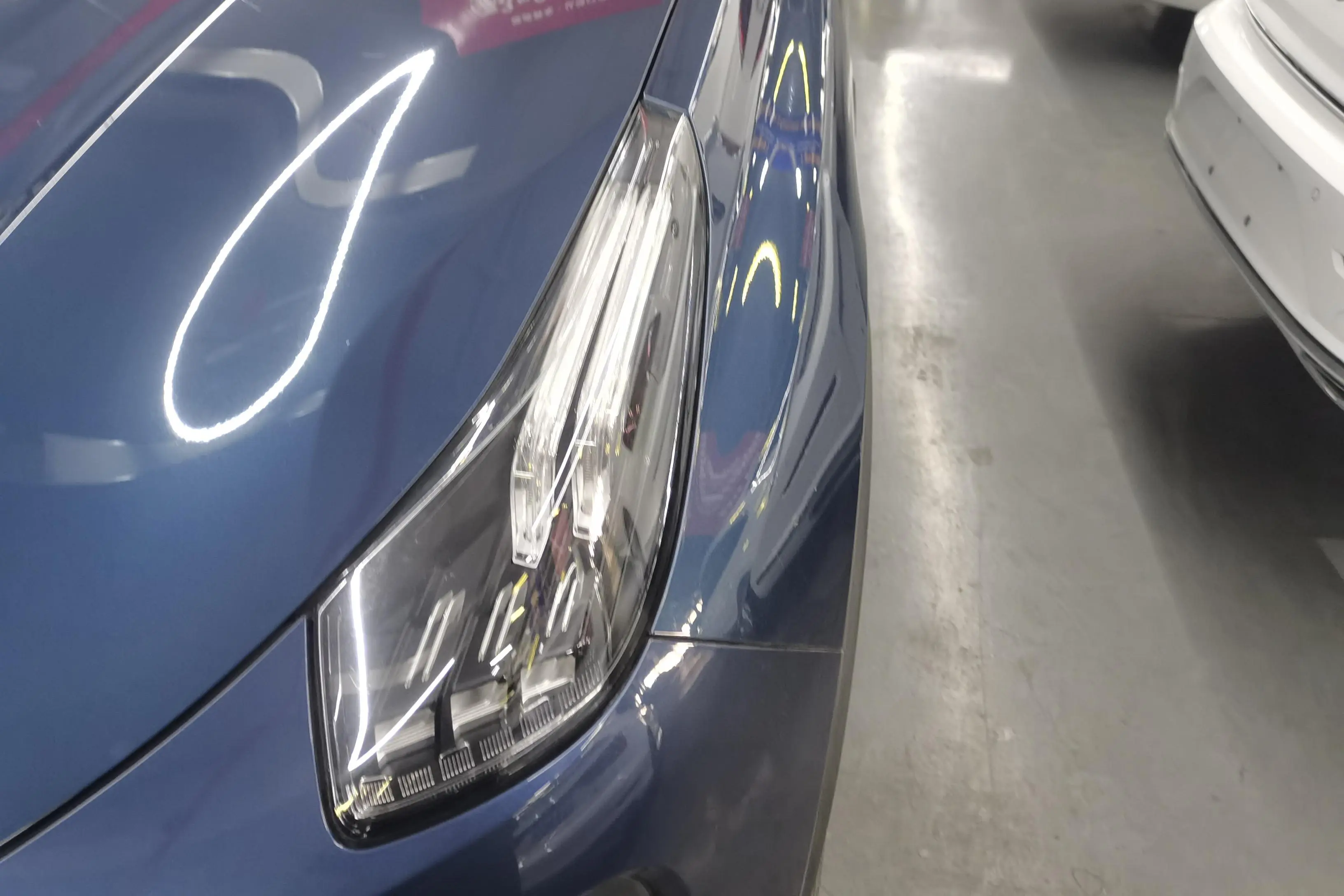 Lynk & Co 01  из Китая