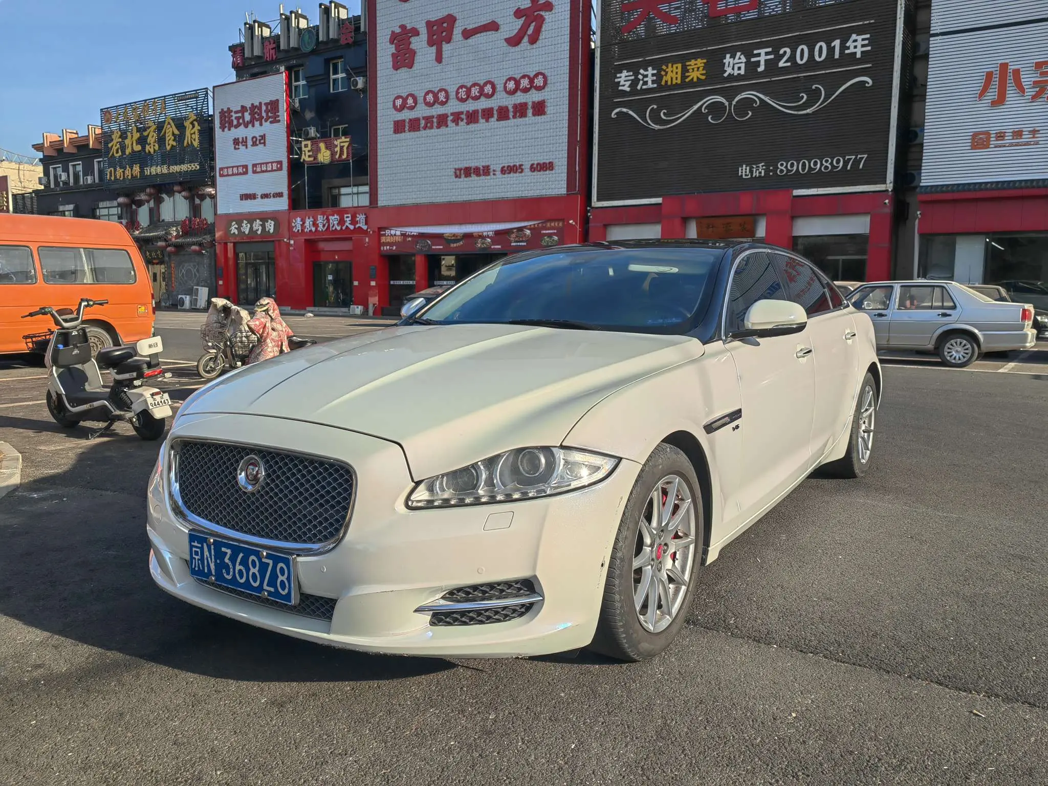 Jaguar XJ  из Китая