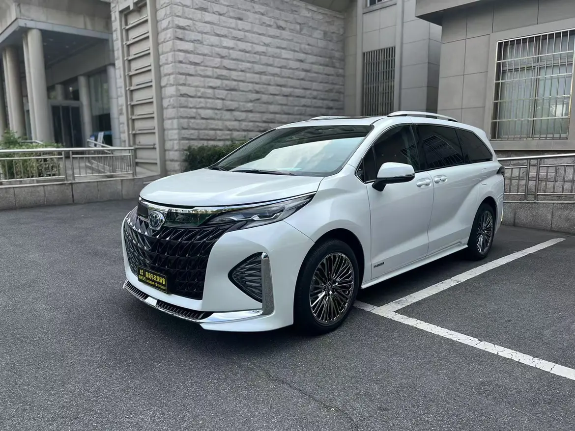 Toyota Sienna  из Китая