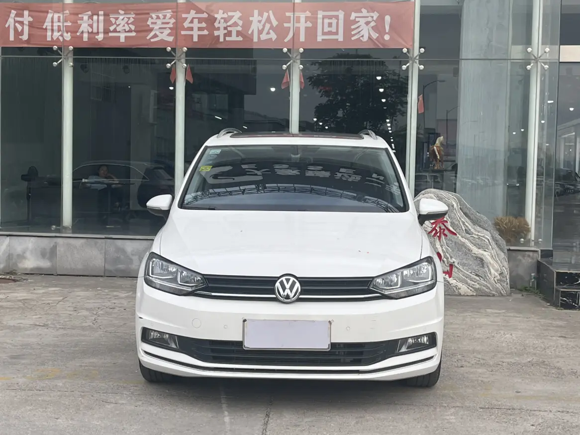 Volkswagen Touran L  из Китая
