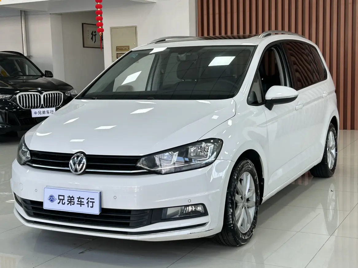 Volkswagen Touran L  из Китая