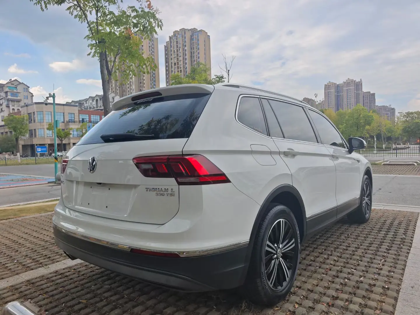 Volkswagen Tiguan L  из Китая