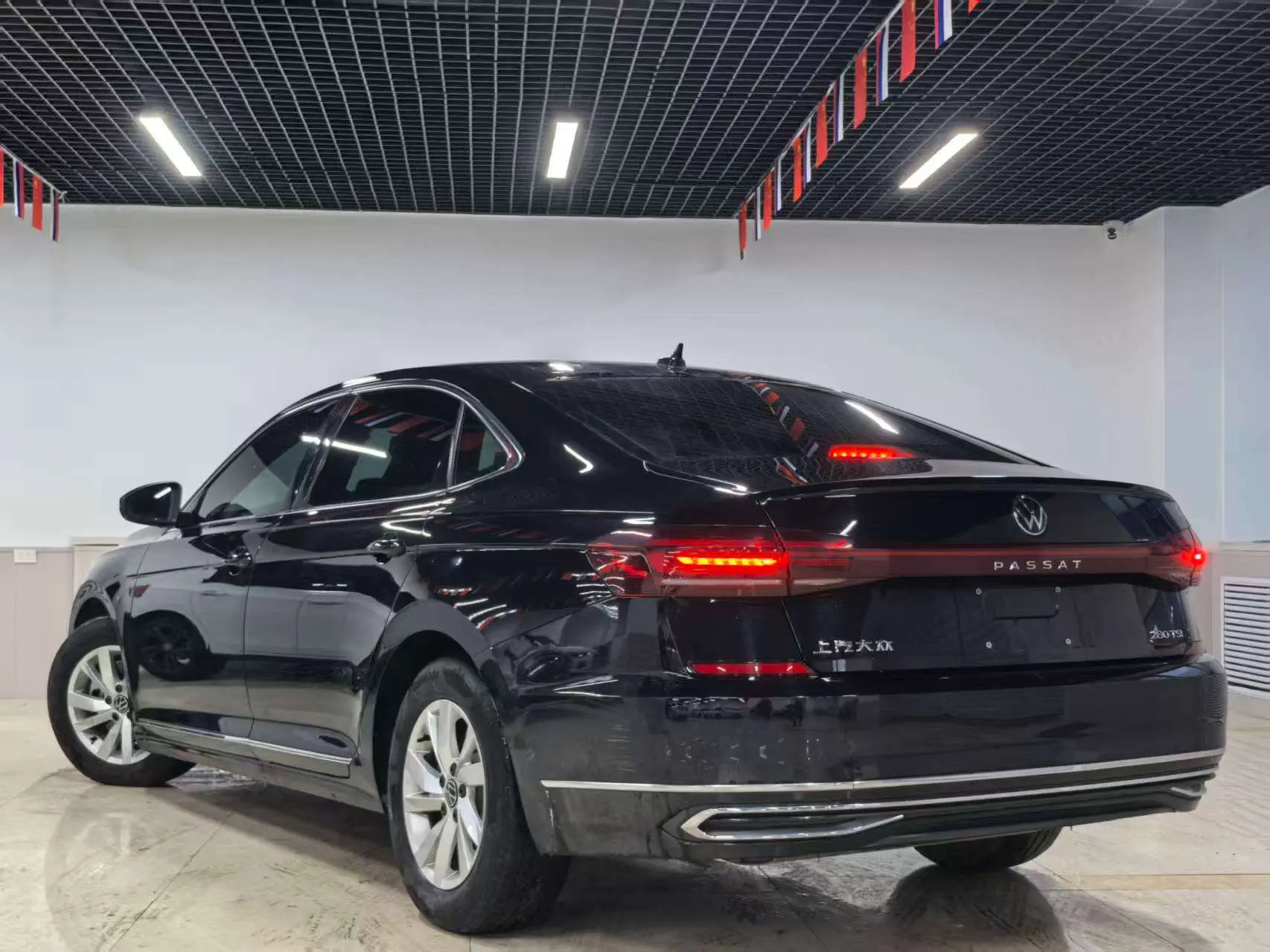 Volkswagen Passat  из Китая