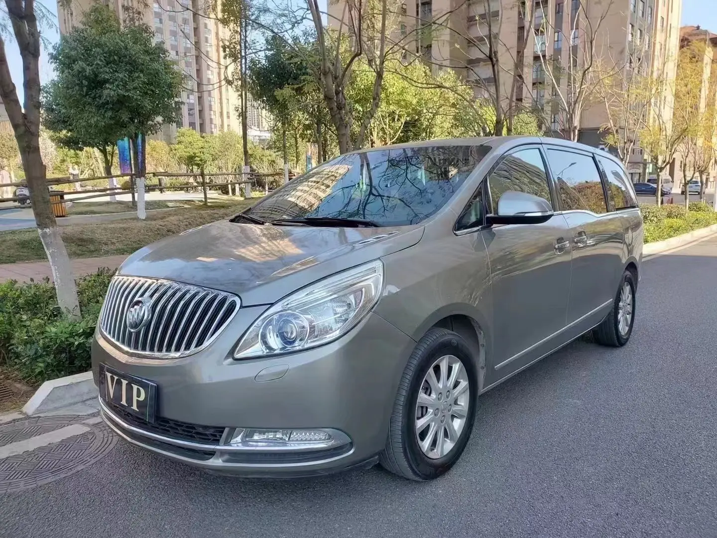 Buick GL8  из Китая
