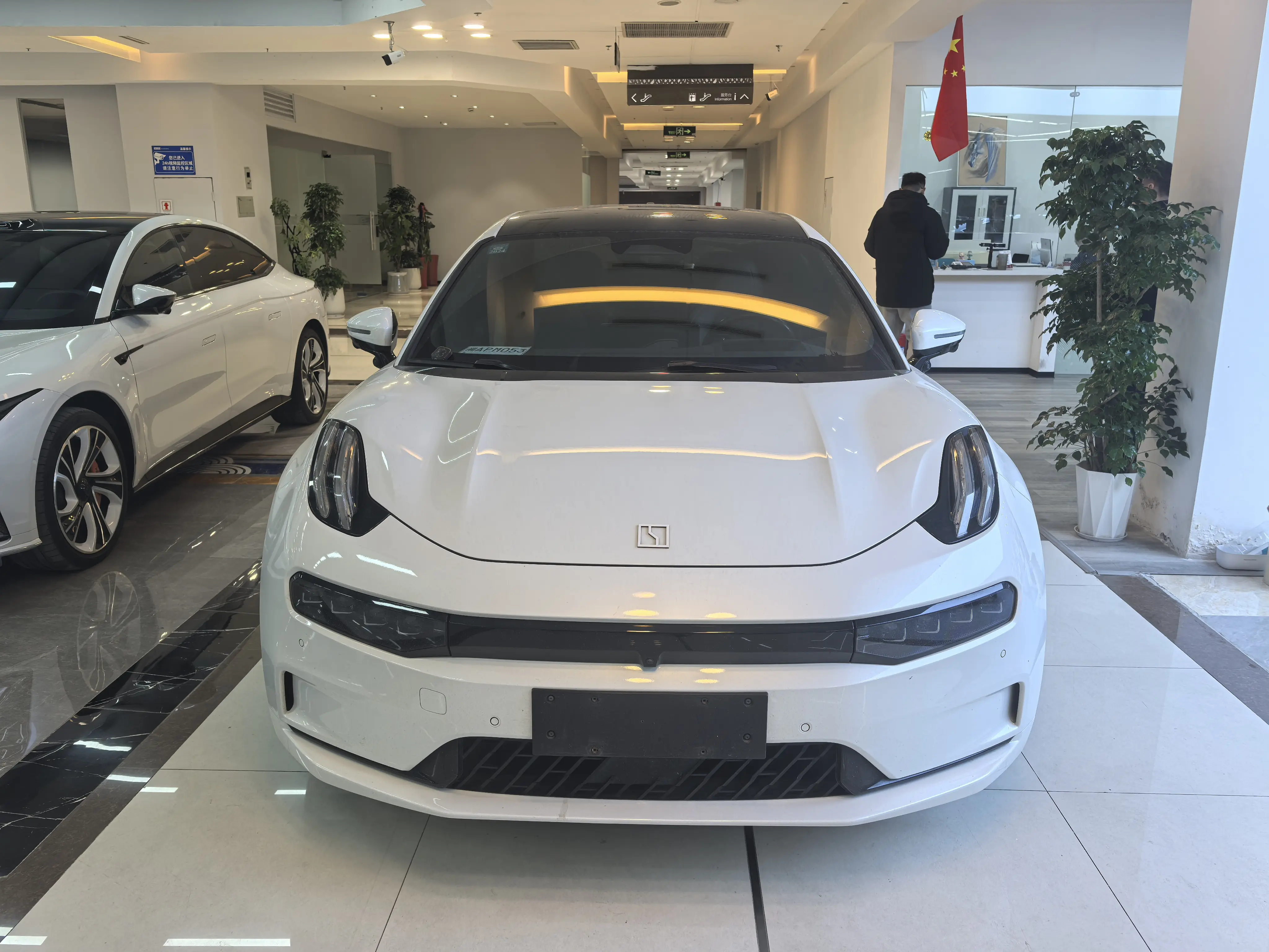 ZEEKR 001  из Китая