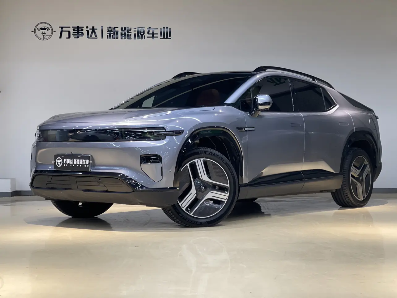 Changan Qiyuan E07  из Китая