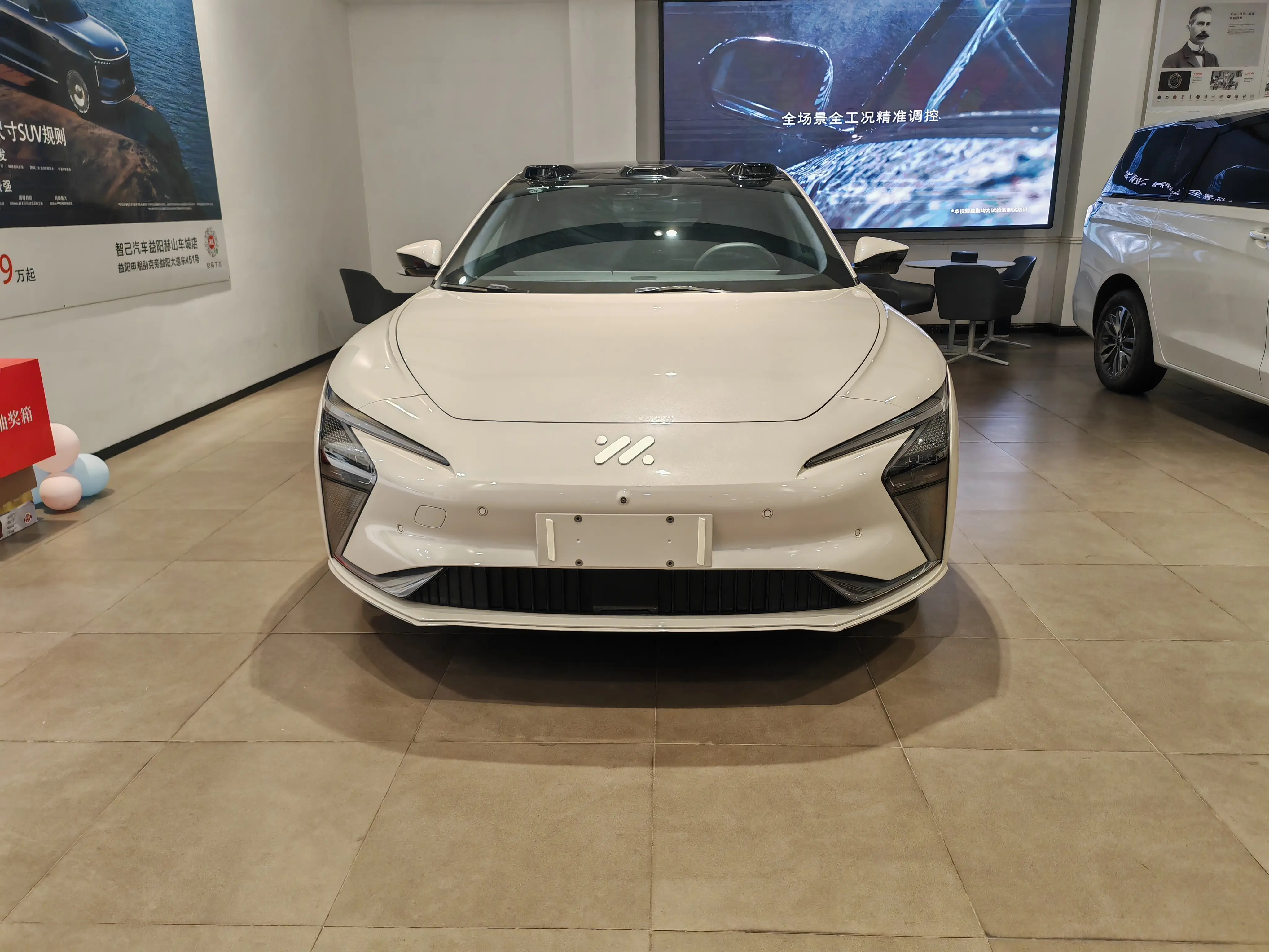 Zhiji L7  из Китая