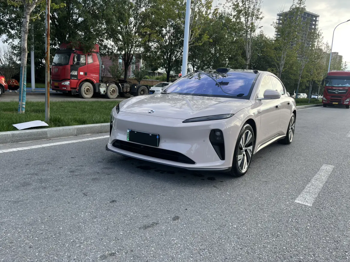 NIO ET5  из Китая