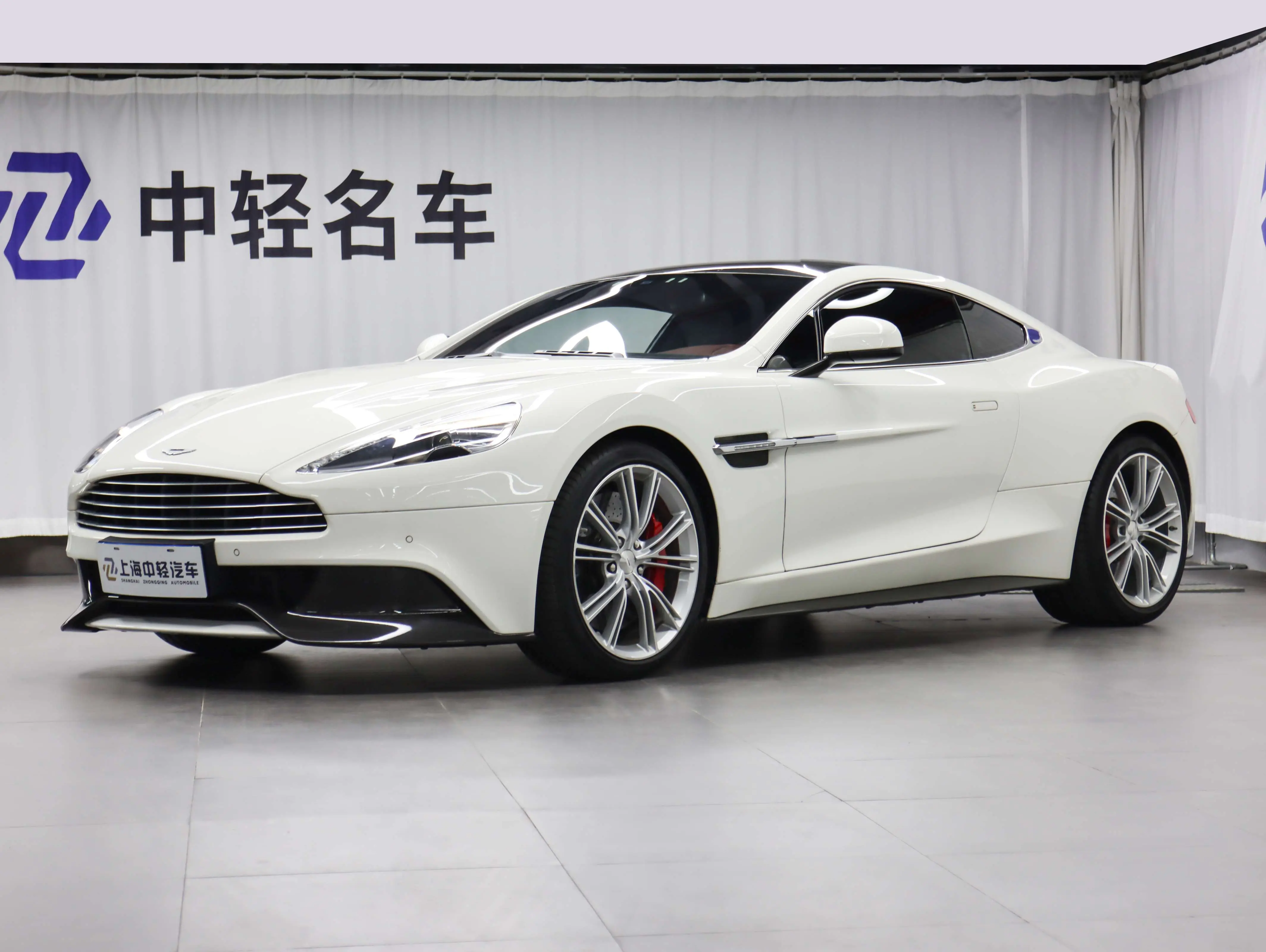 Aston Martin Vanquish  из Китая