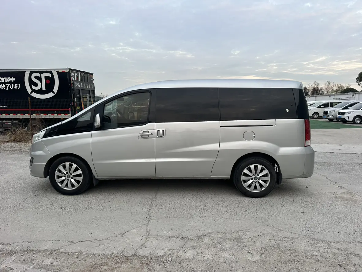 Jiangxi Ruifeng M5  из Китая