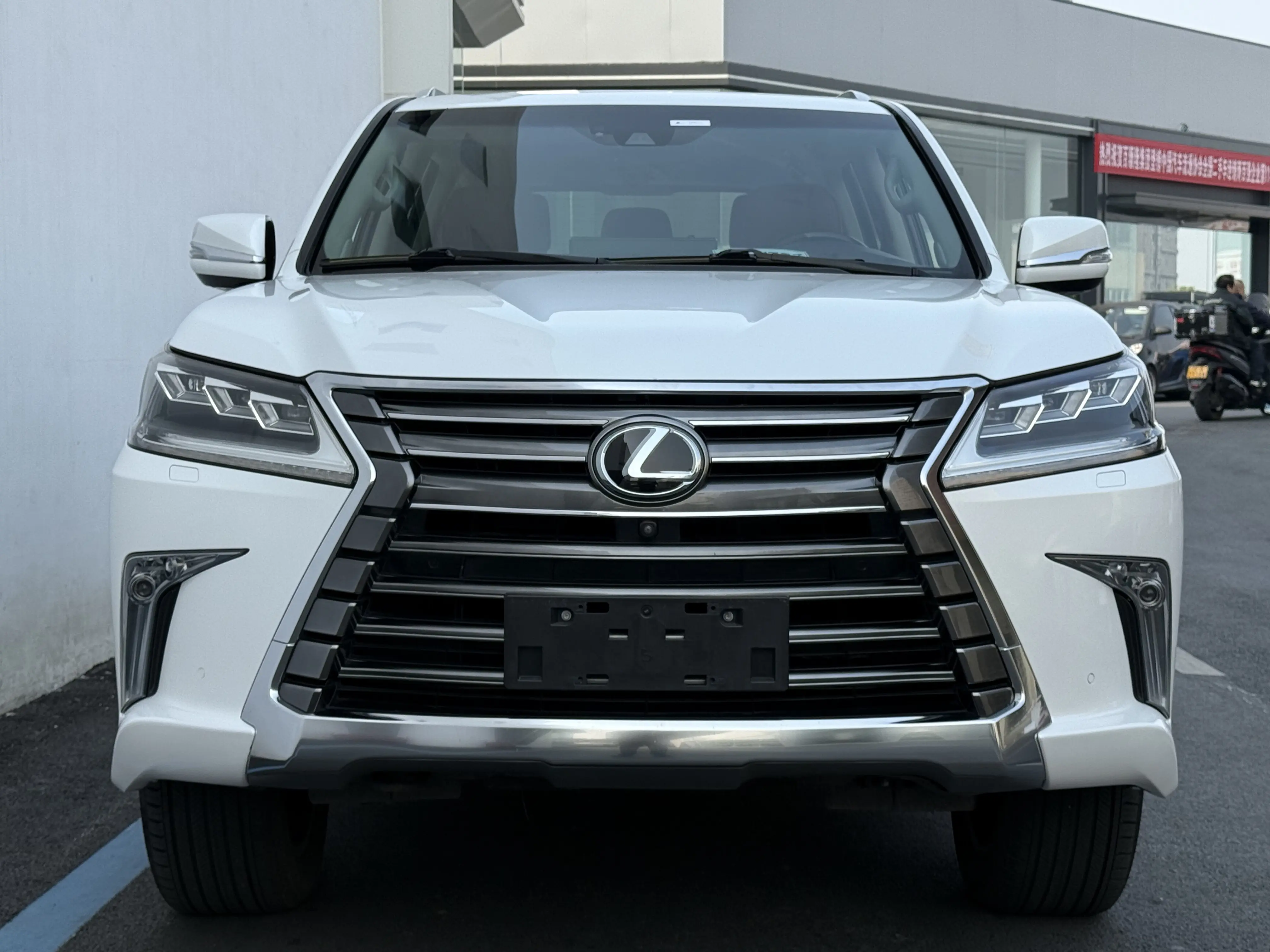 Lexus LX