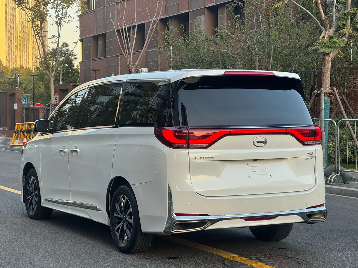 GAC Trumpchi M8  из Китая