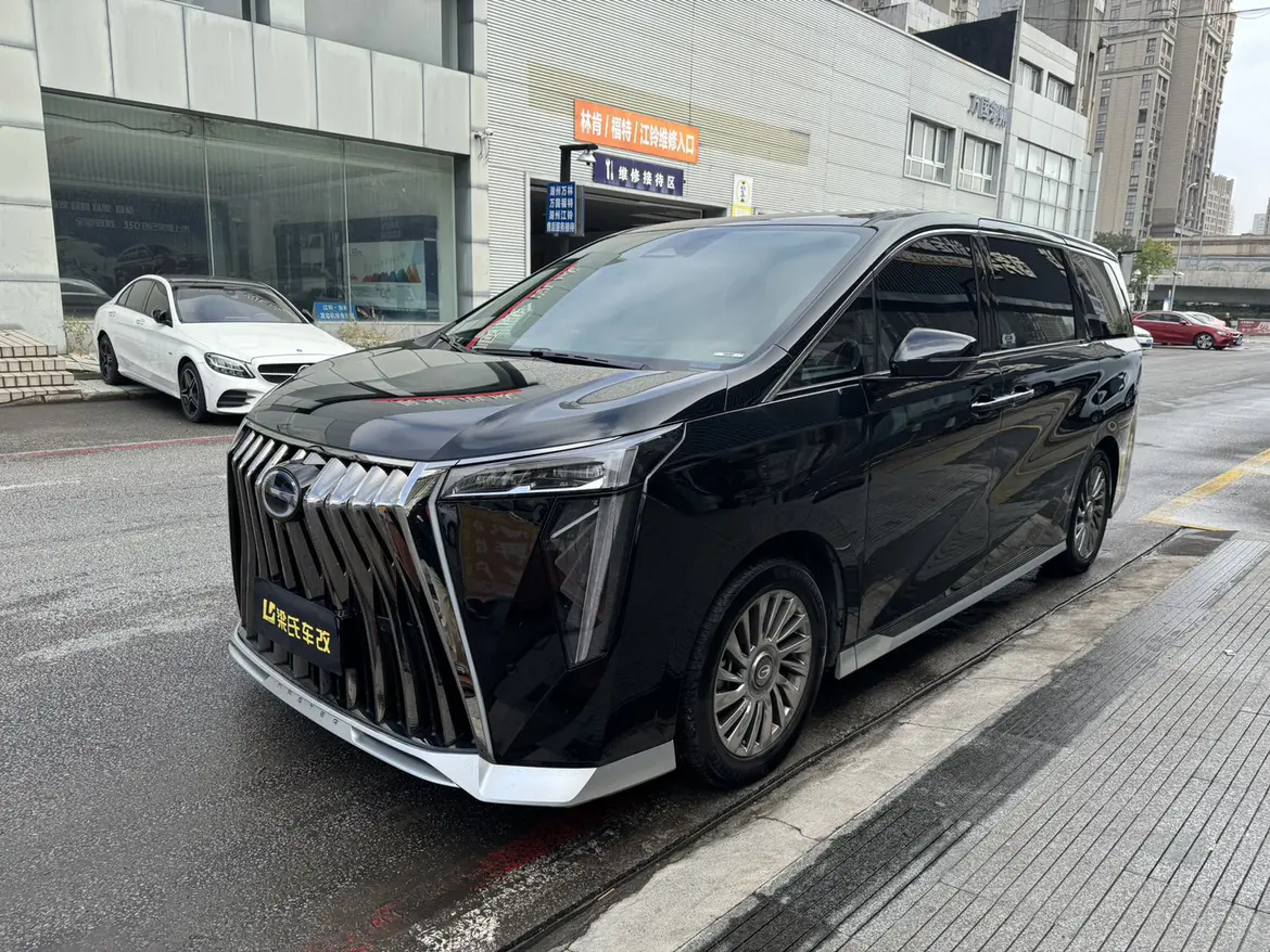 GAC Trumpchi M8  из Китая