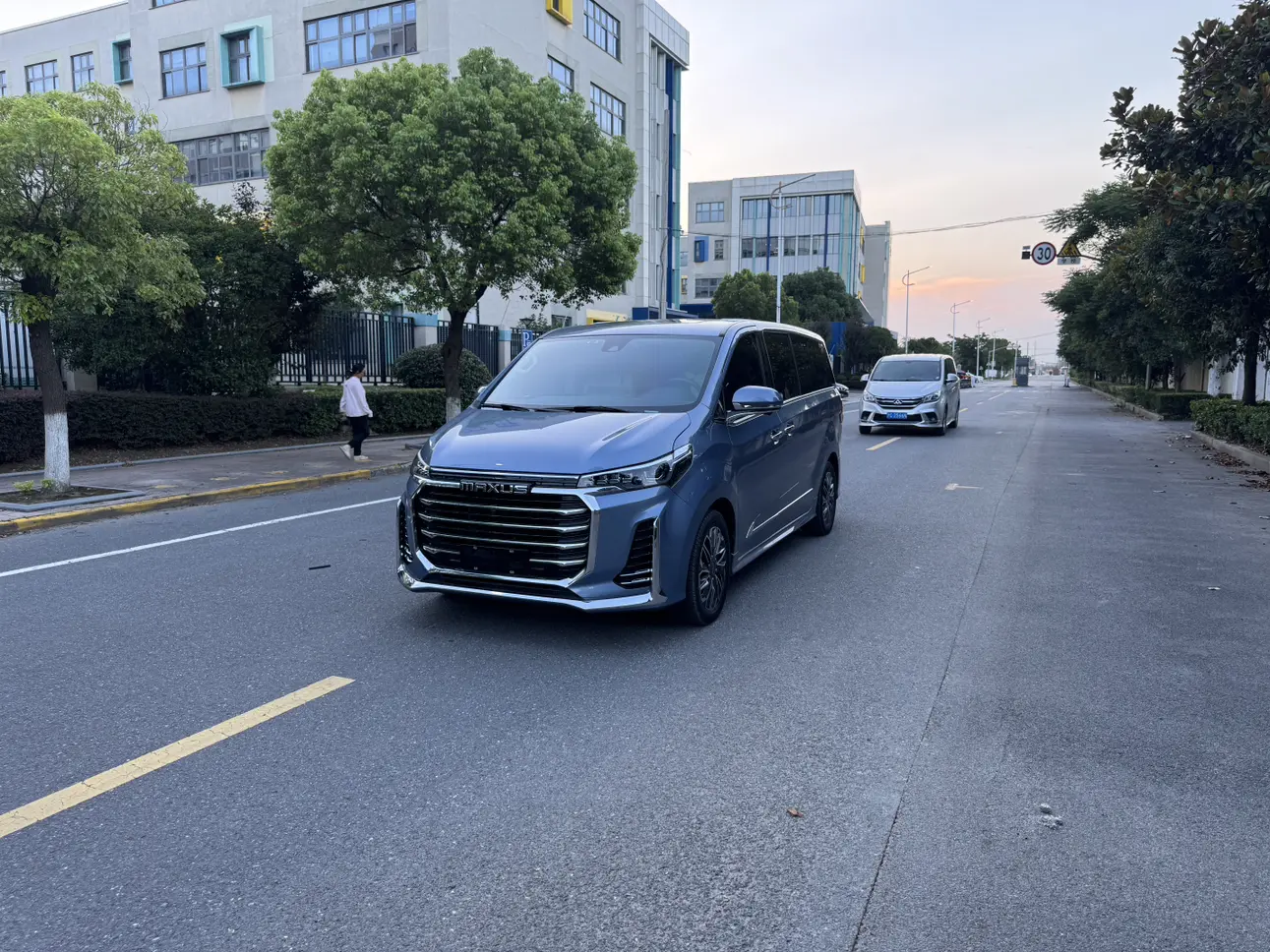 Datong Maxus G20  из Китая