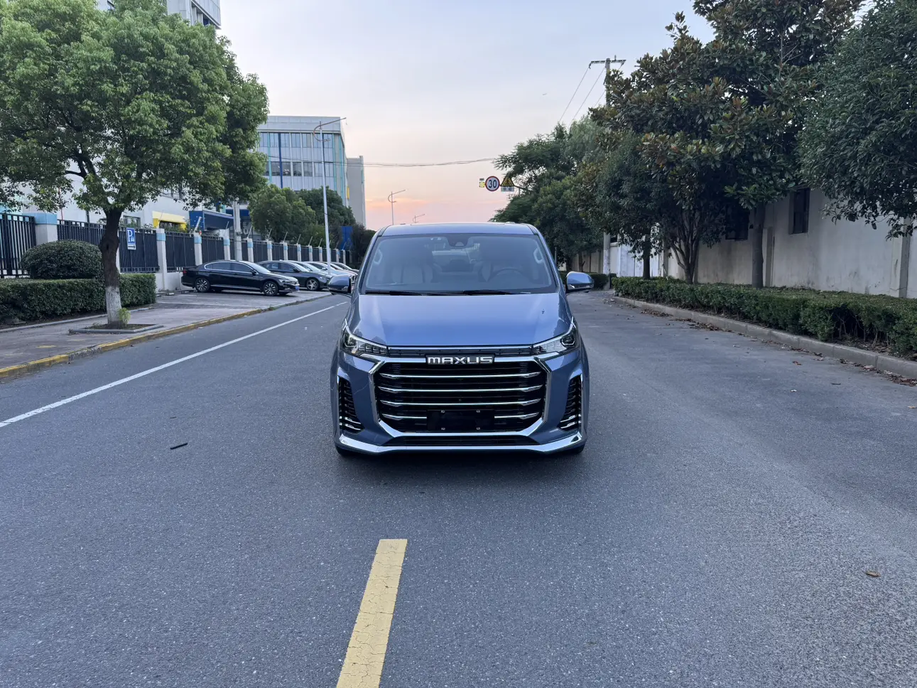 Datong Maxus G20  из Китая