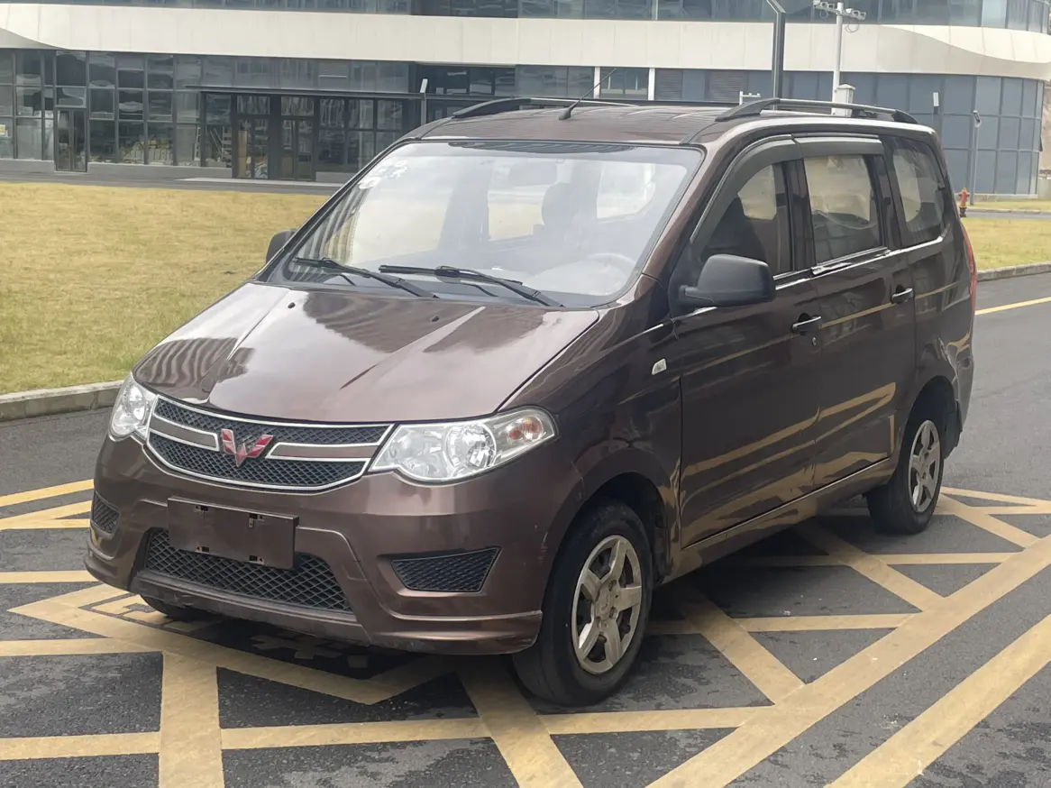 Wuling Hongguang  из Китая