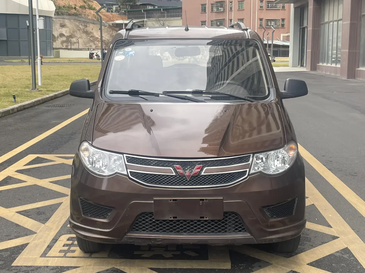 Wuling Hongguang  из Китая