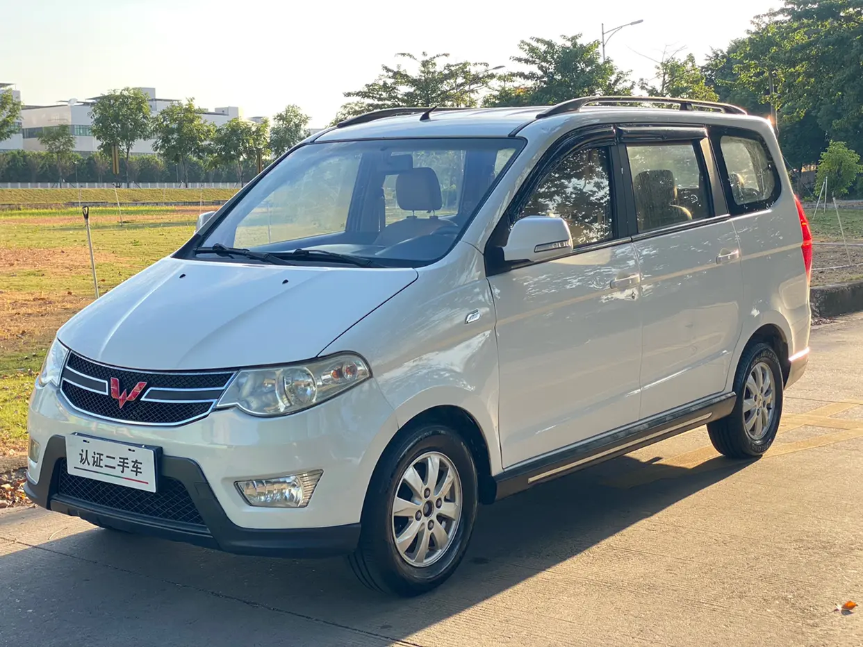 Wuling Hongguang  из Китая