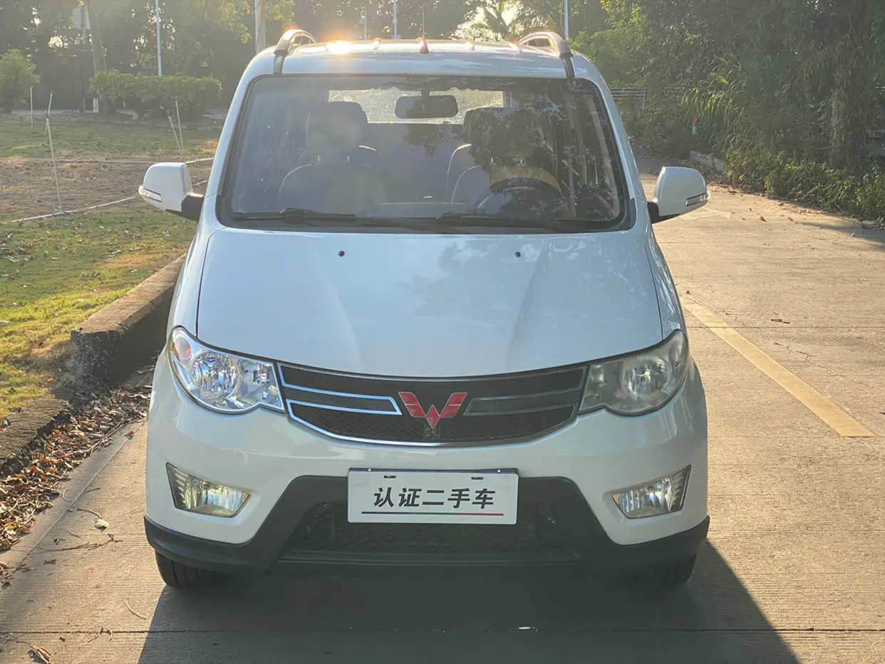 Wuling Hongguang  из Китая