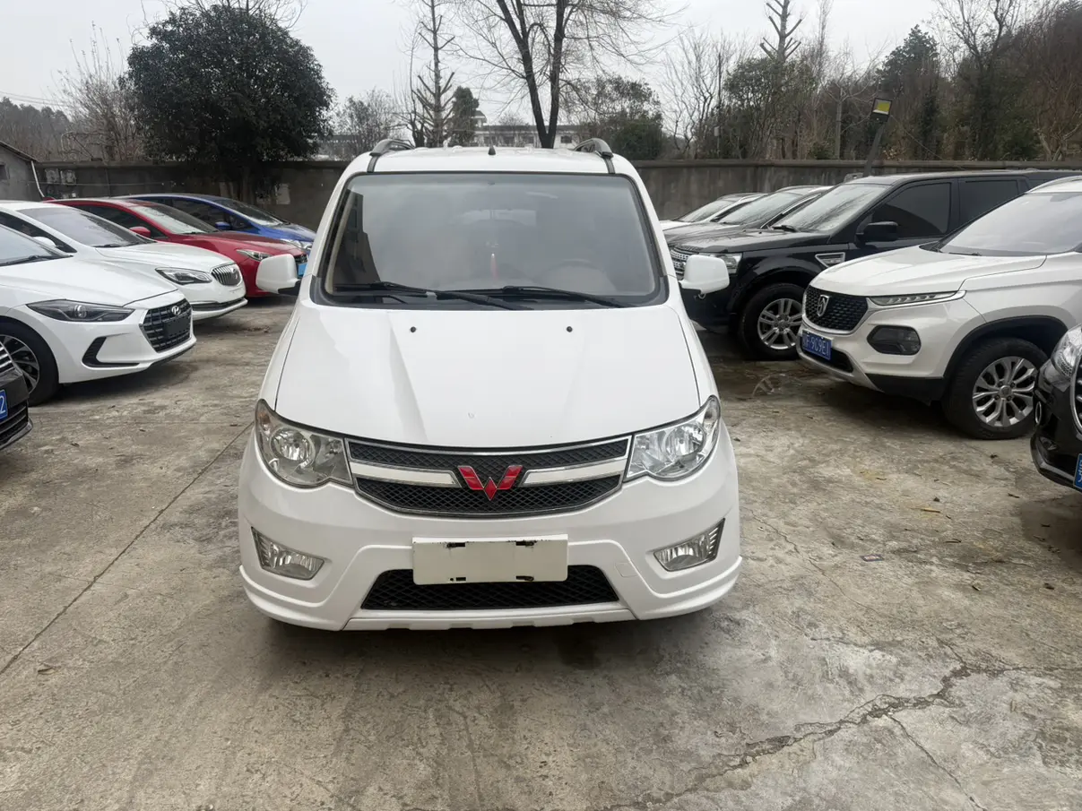 Wuling Hongguang  из Китая