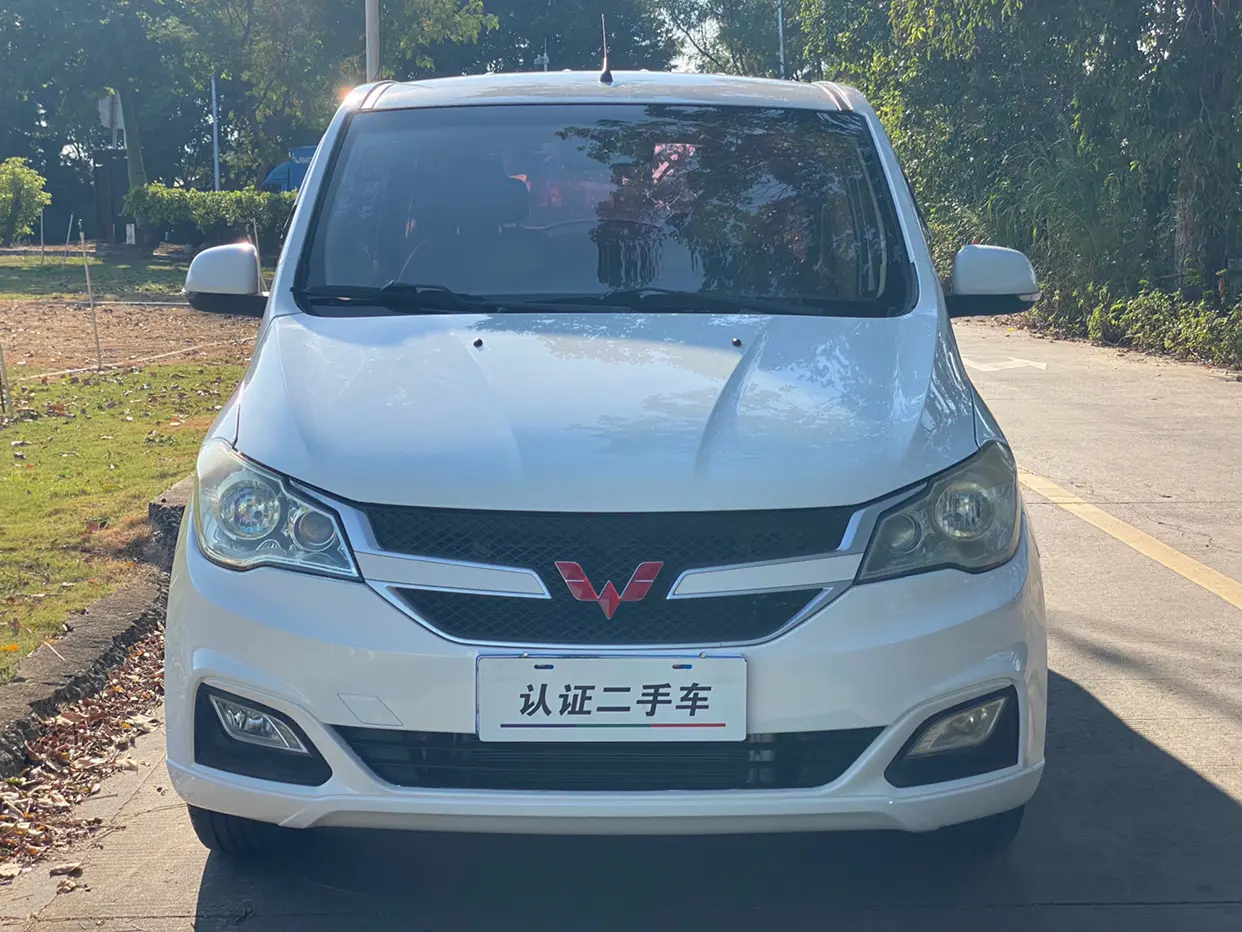 Wuling Hongguang  из Китая