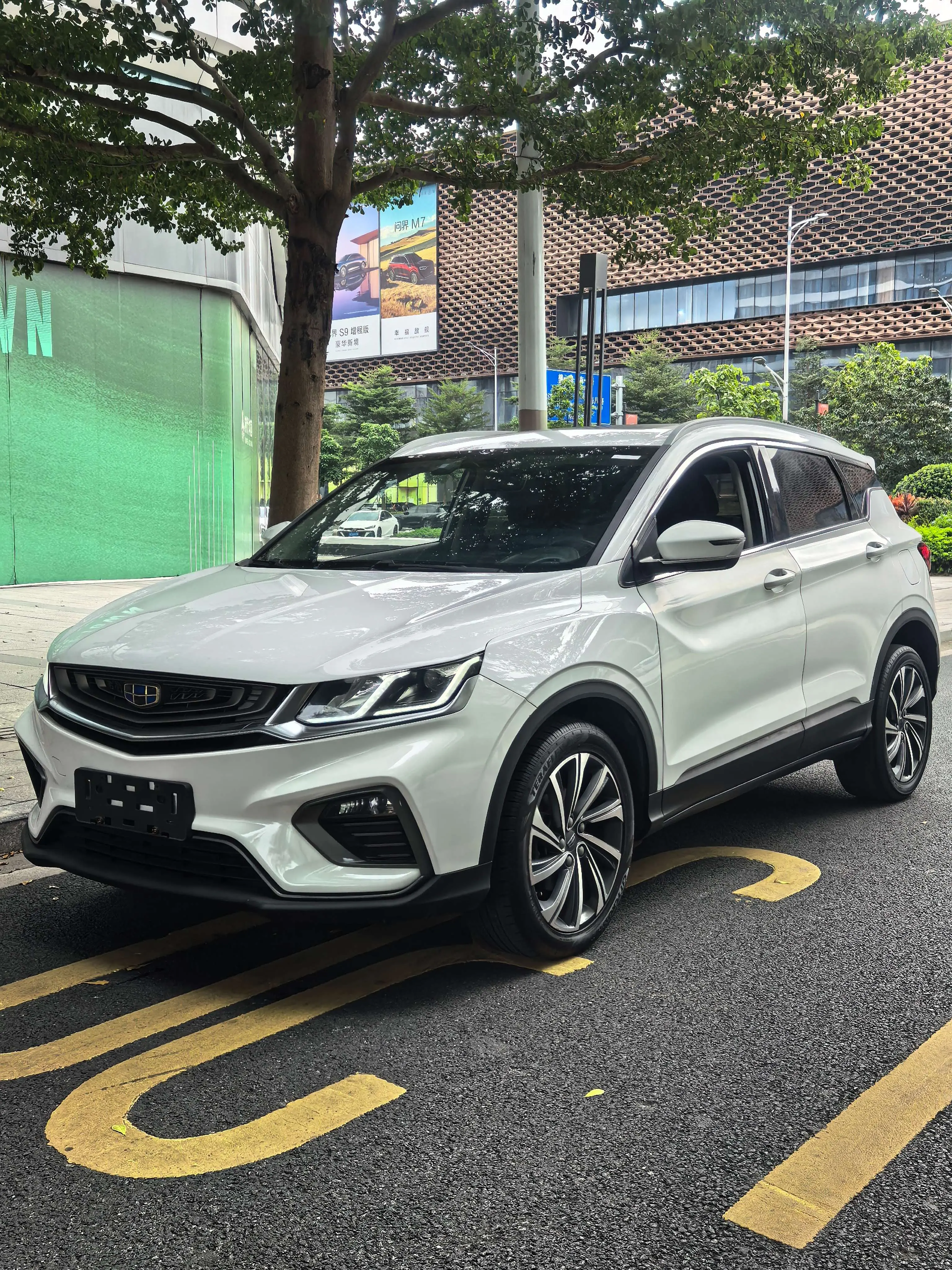 Geely Coolray SX11 (Binyue)  из Китая