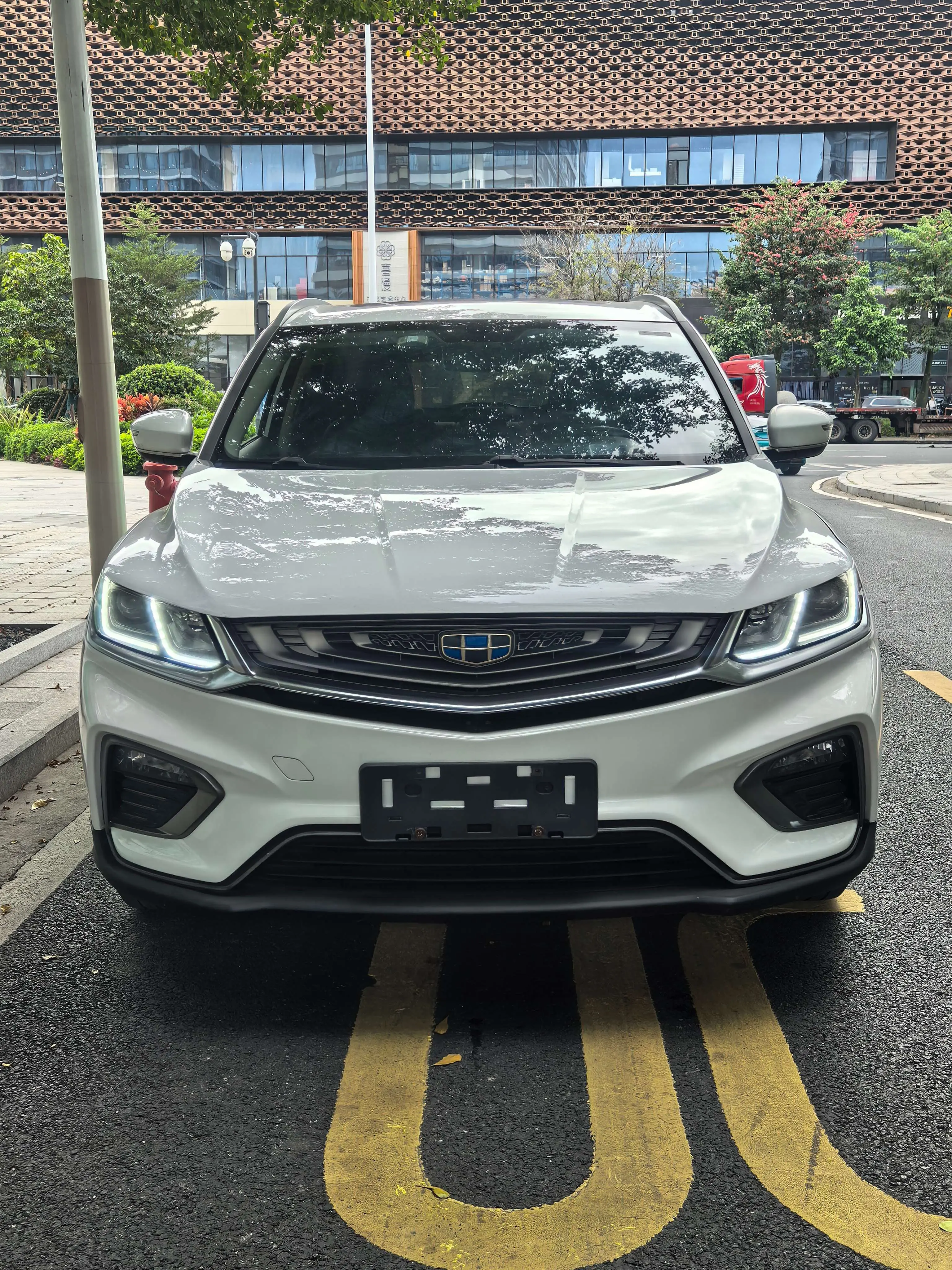 Geely Coolray SX11 (Binyue)  из Китая