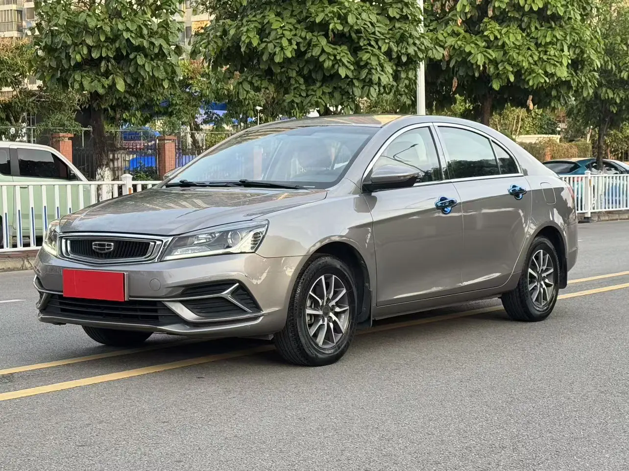 Geely Emgrand  из Китая