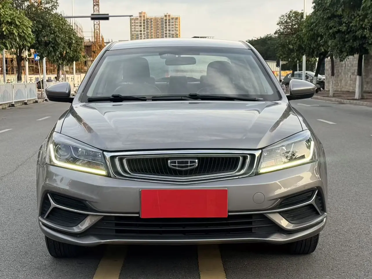 Geely Emgrand  из Китая