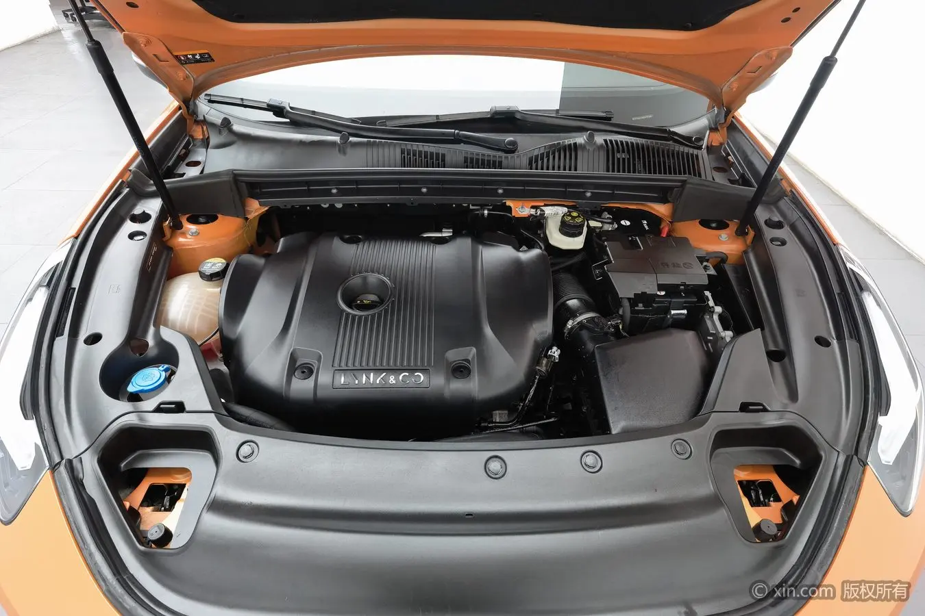 Lynk & Co 02 Hatchback  из Китая