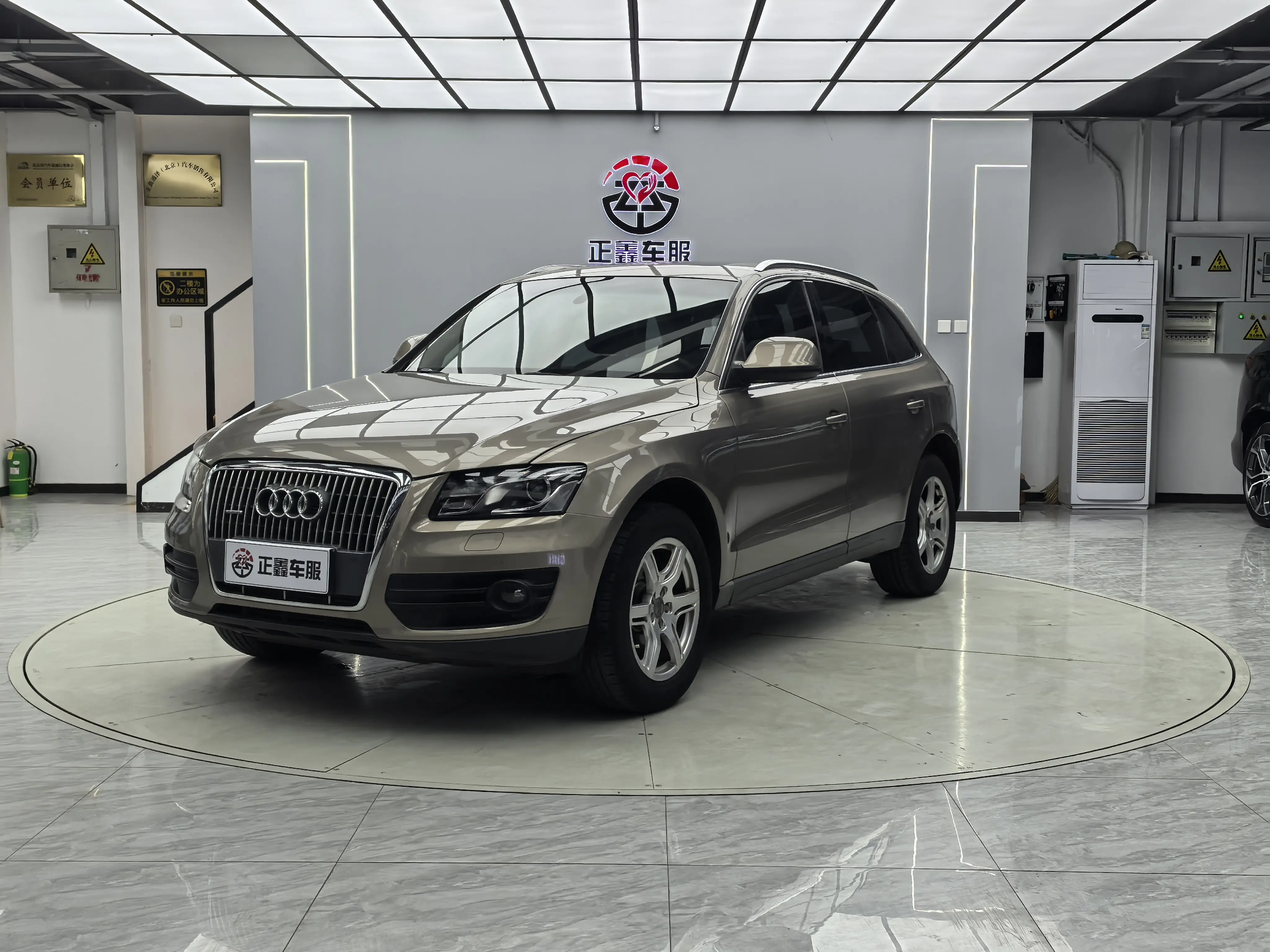 Audi Q5  из Китая