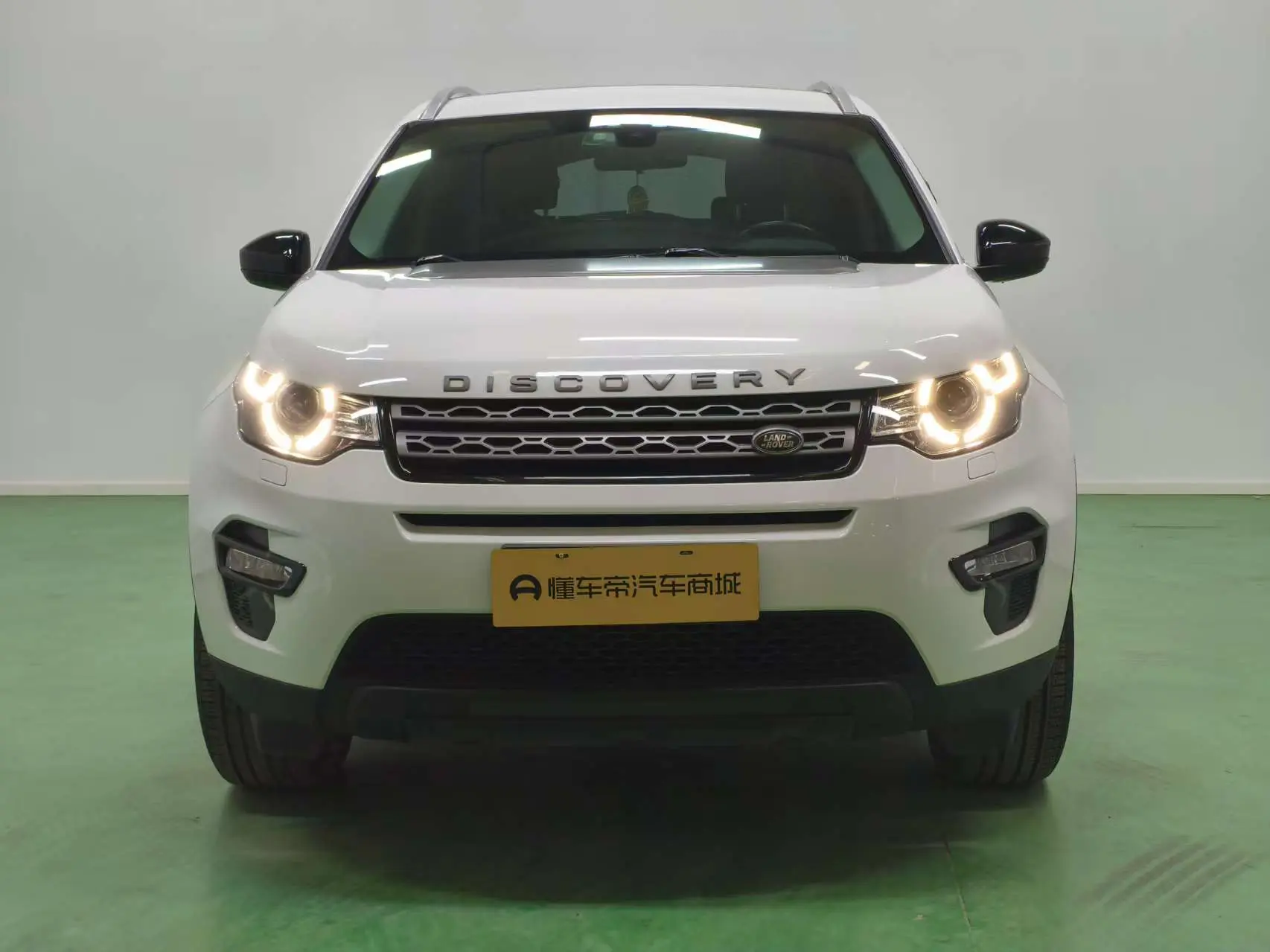 Land Rover Discover the magic  из Китая