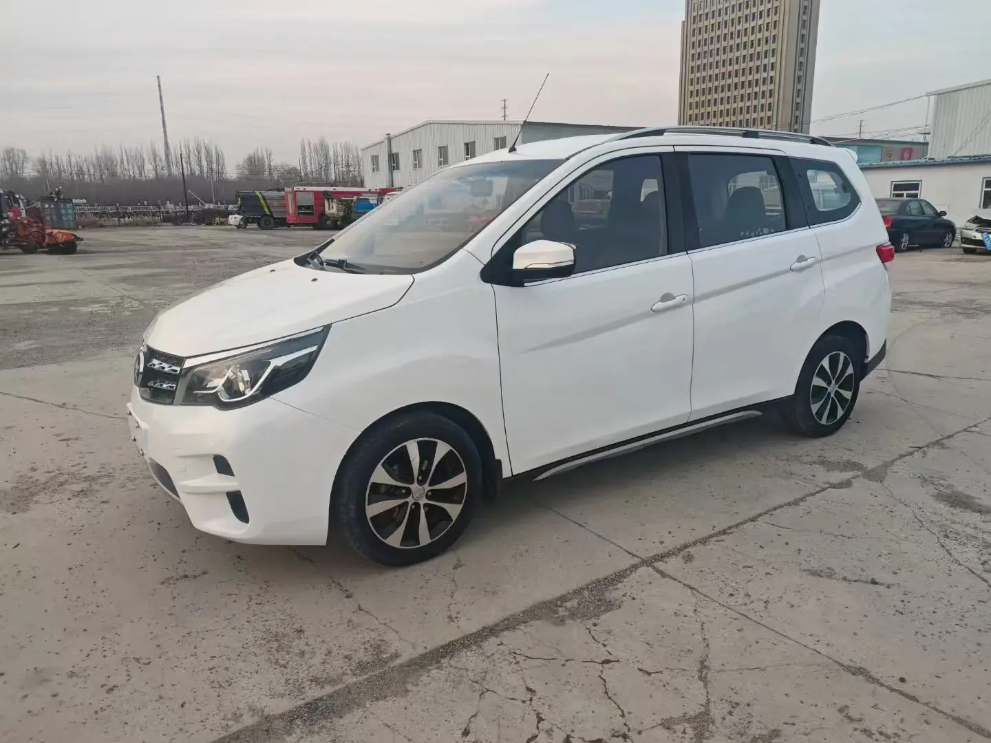 Kai Chen Venucia M50V  из Китая