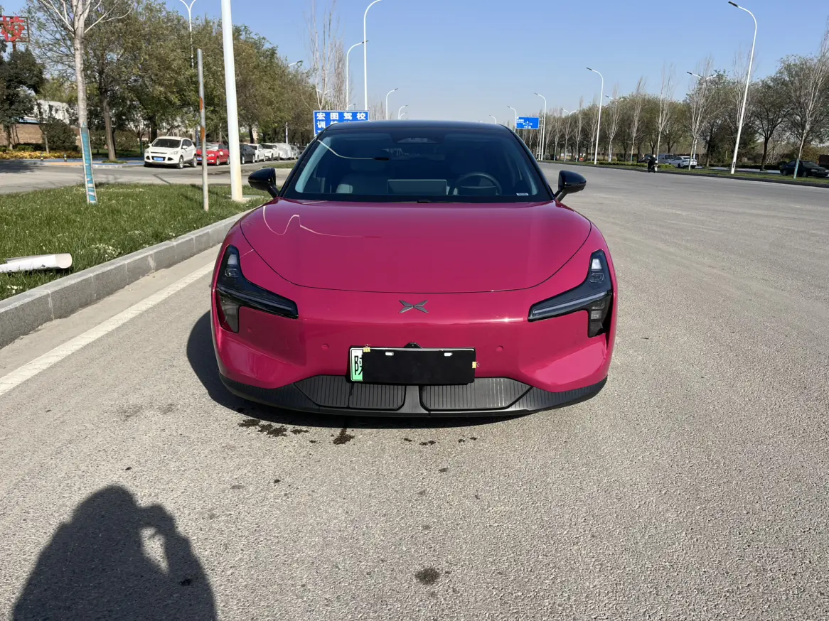 Xpeng Xiaopeng MONA M03  из Китая