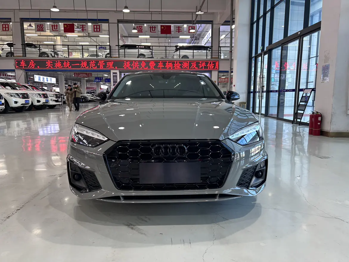 Audi A5  из Китая