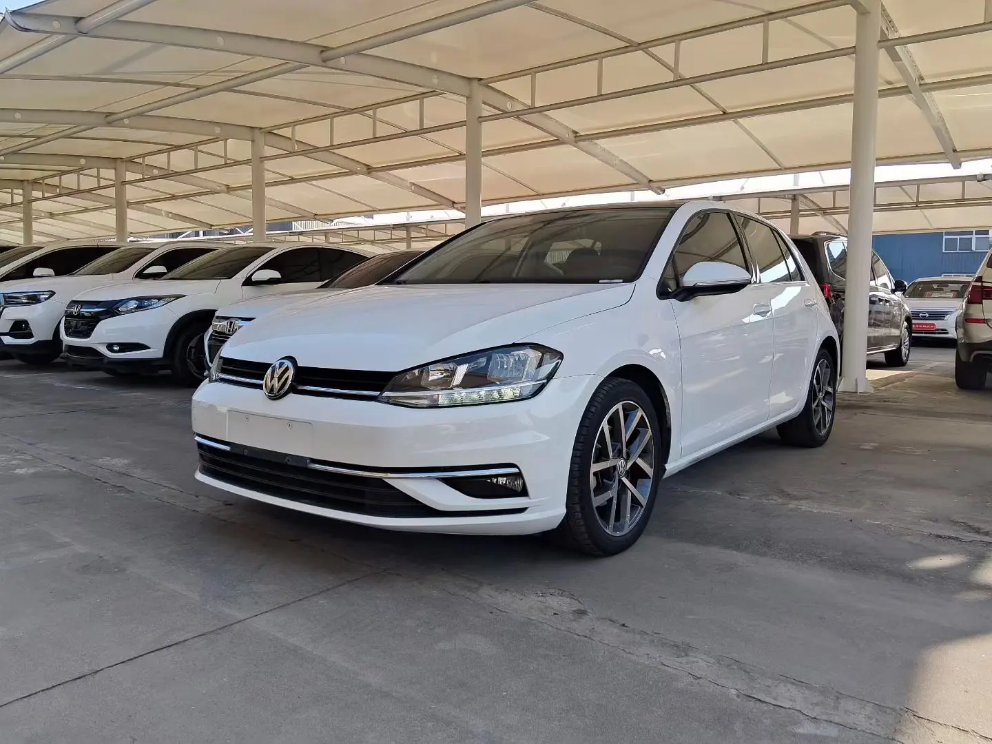 Volkswagen Golf  из Китая