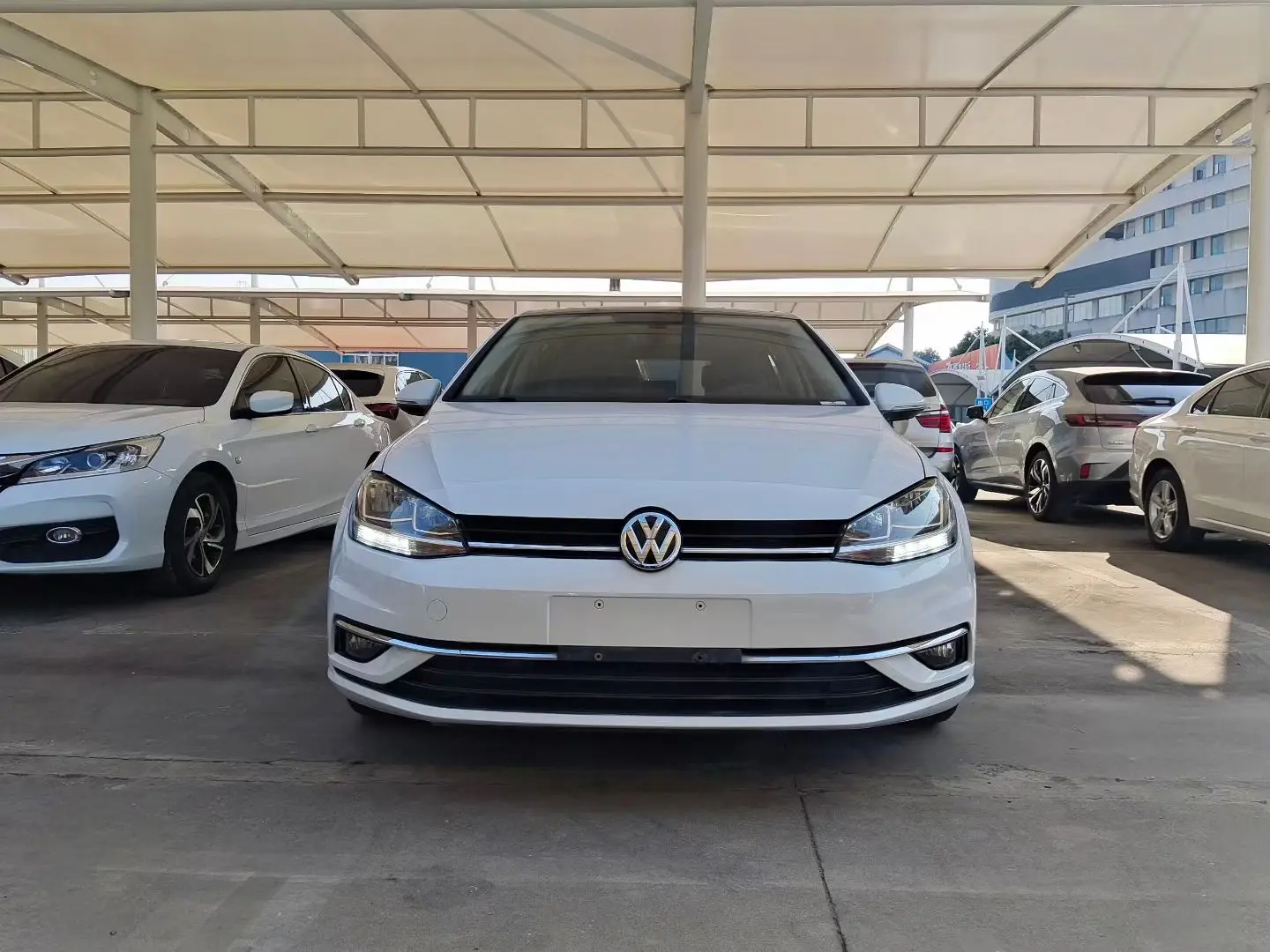 Volkswagen Golf  из Китая