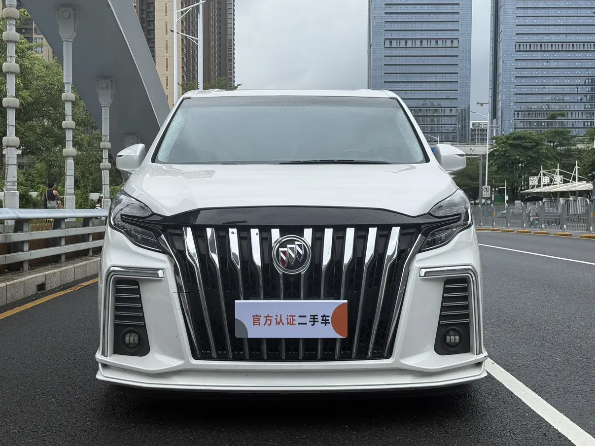 Buick GL8  из Китая