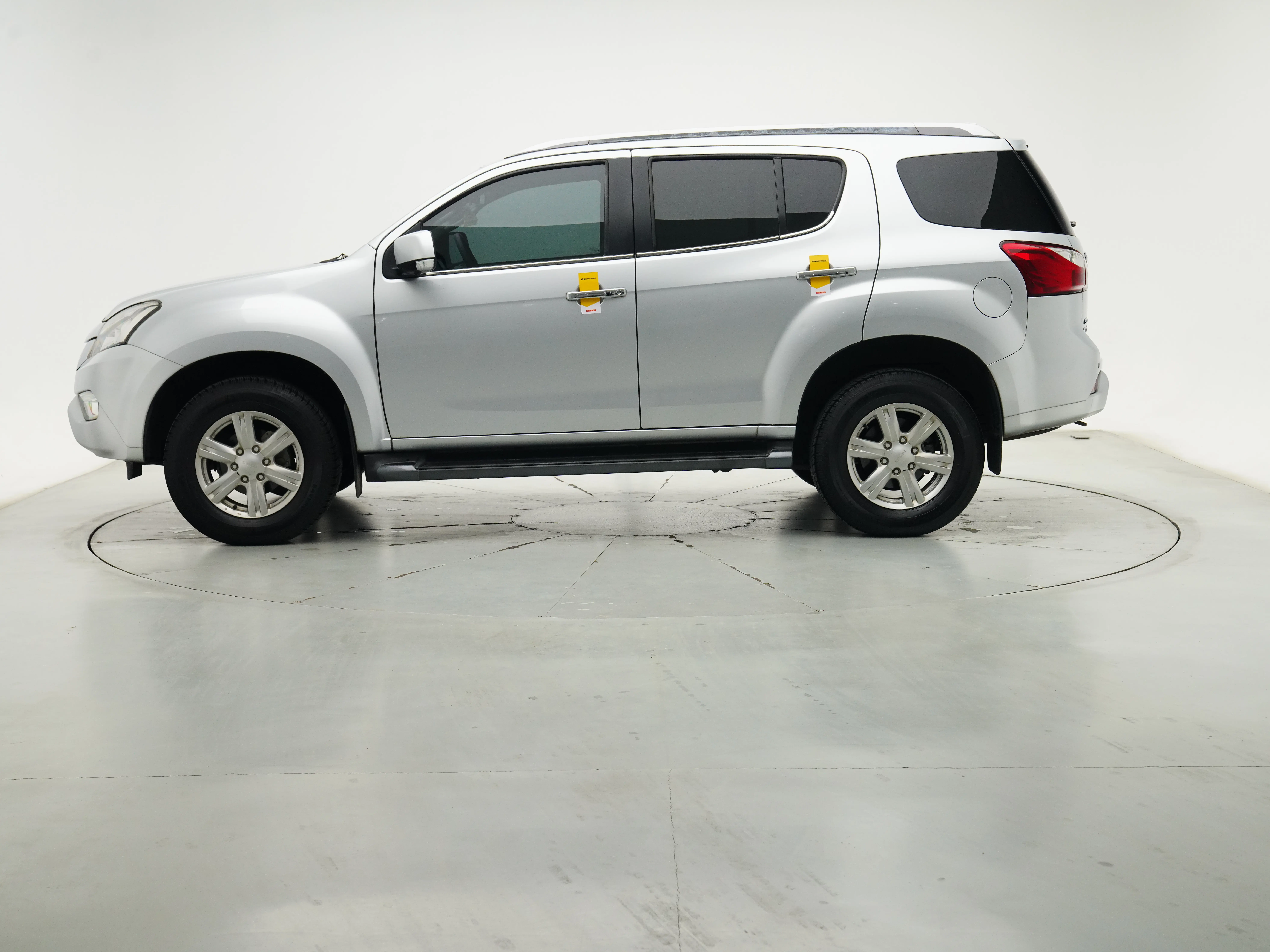 Isuzu Mu-X Shepherd  из Китая