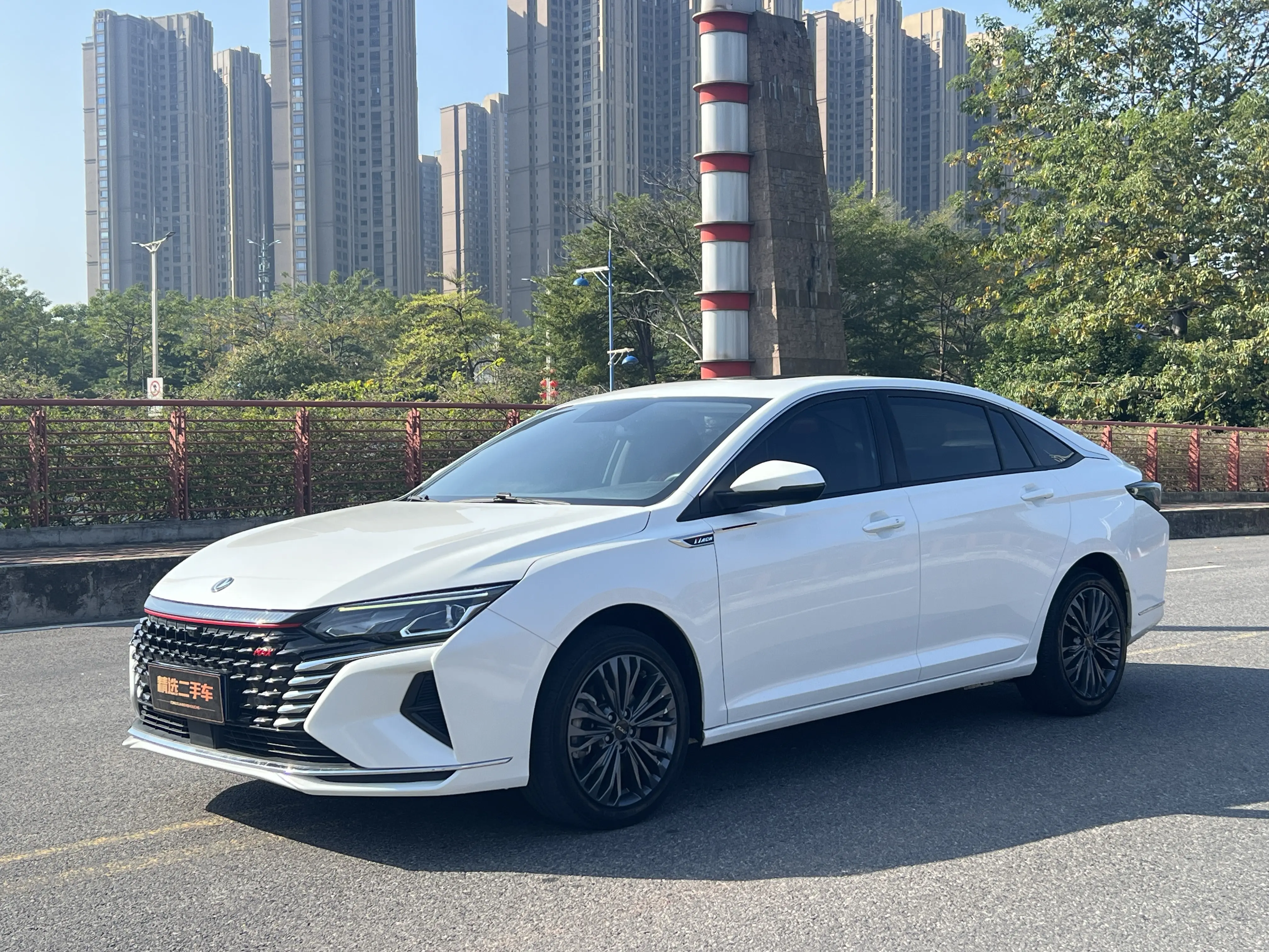 Dongfeng Yixuan MAX  из Китая