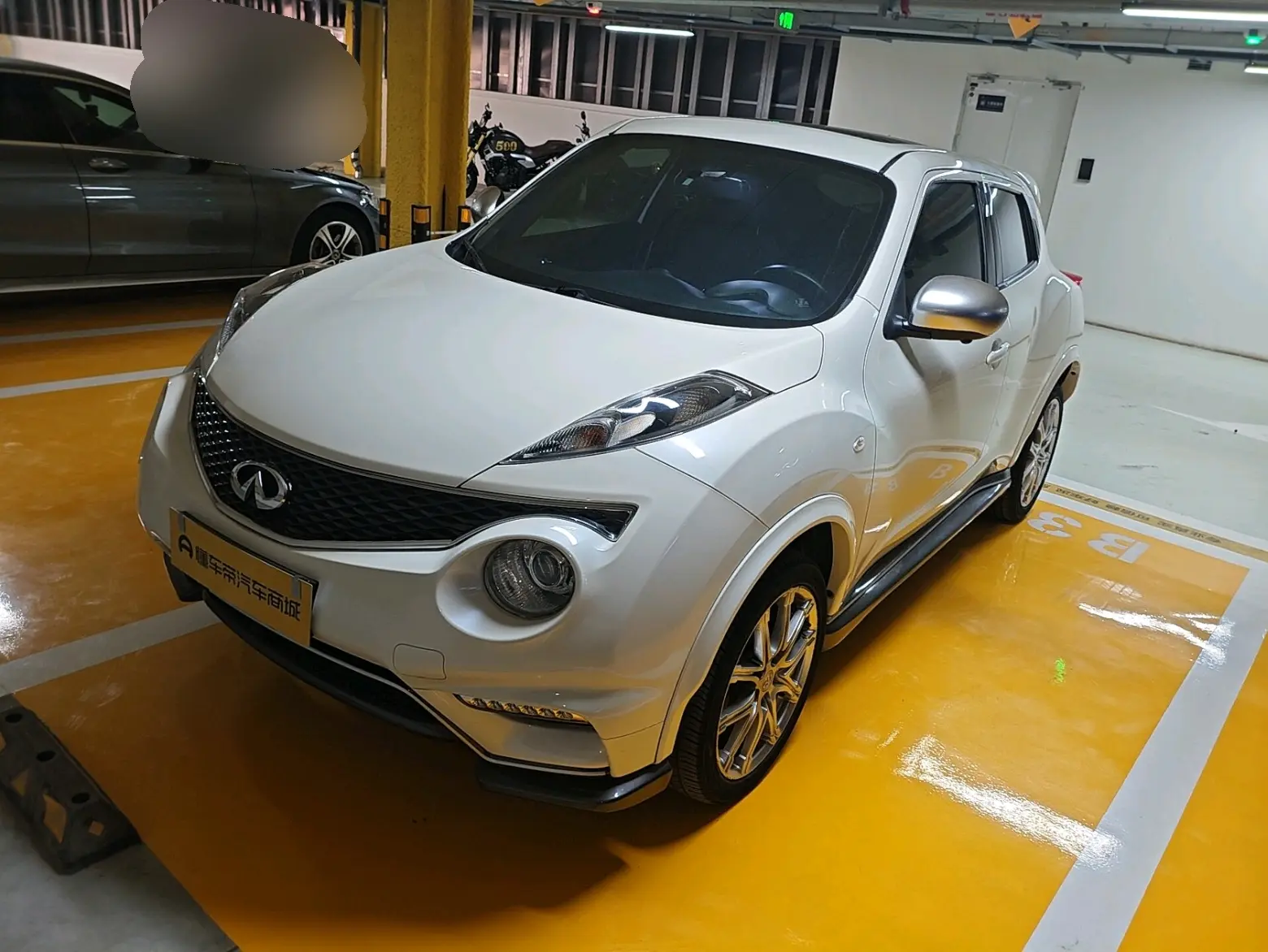 Infiniti ESQ  из Китая