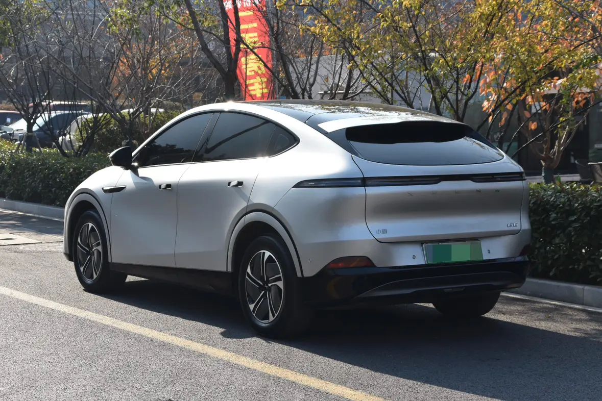 Xpeng G6  из Китая