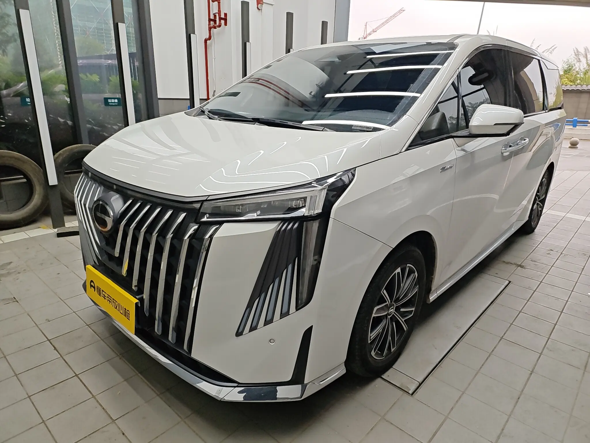 GAC Trumpchi M8  из Китая