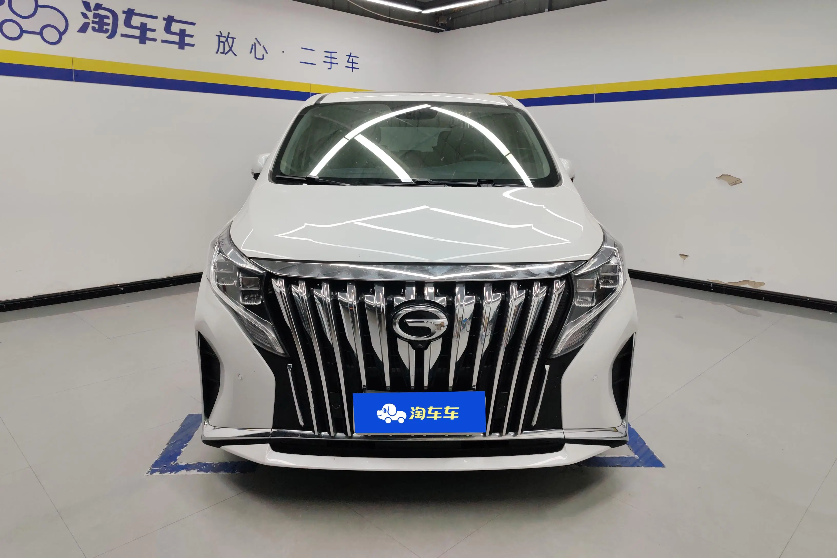 GAC Trumpchi M8  из Китая