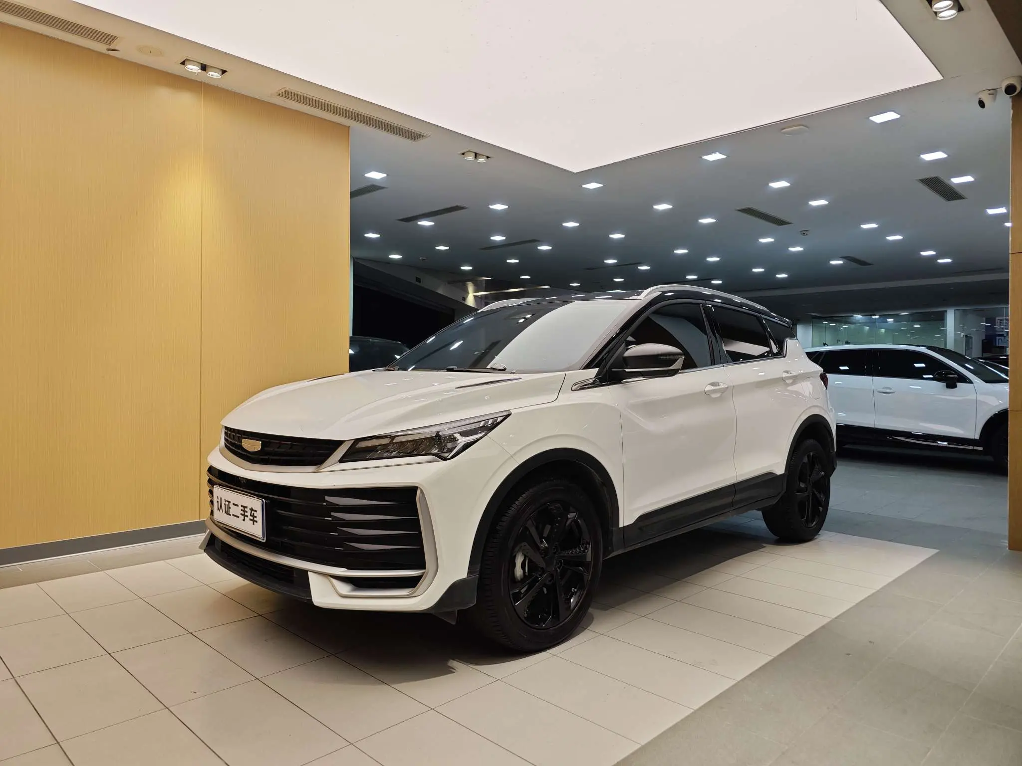 Geely Coolray SX11 (Binyue)  из Китая