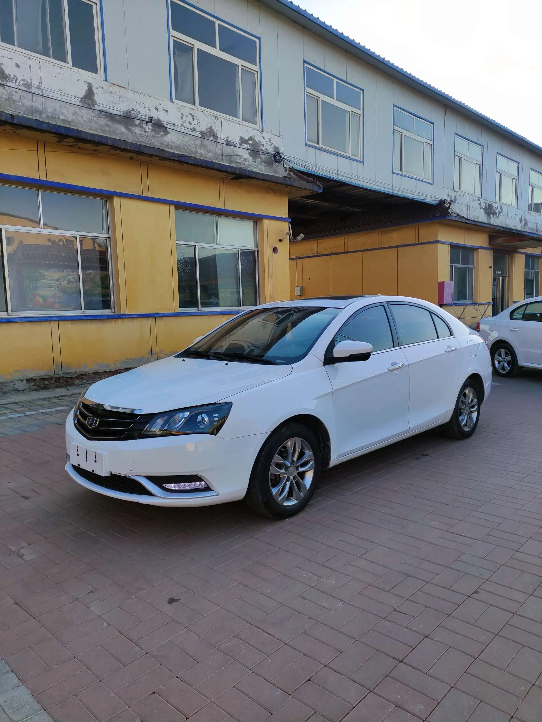 Geely Emgrand  из Китая
