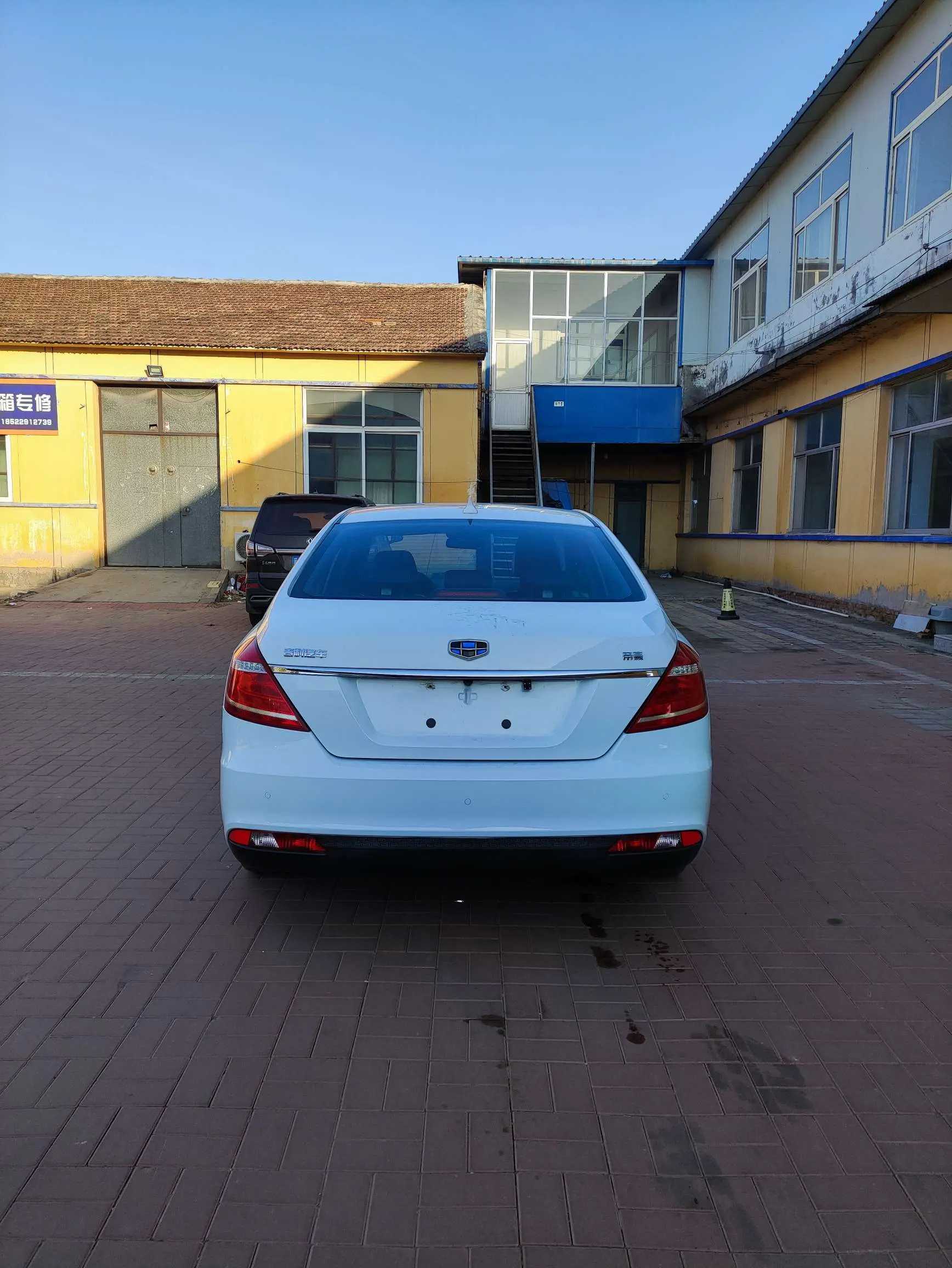 Geely Emgrand  из Китая