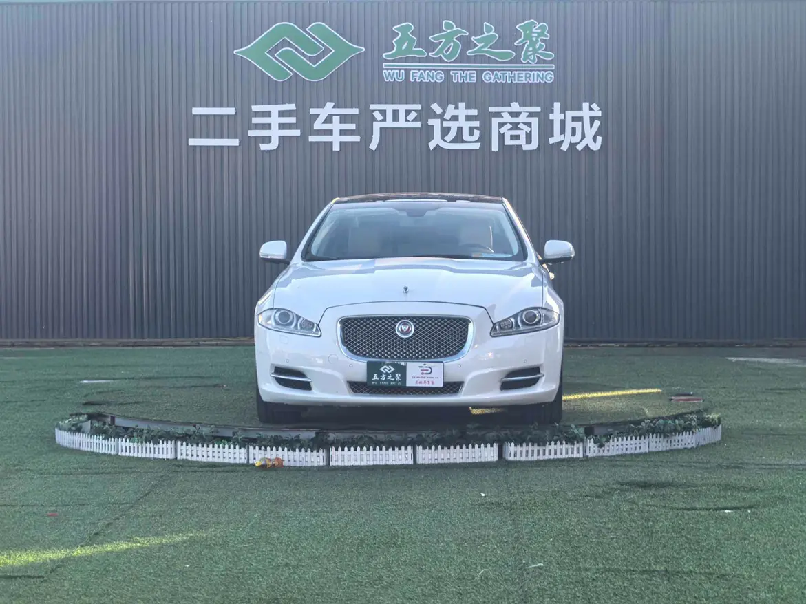 Jaguar XJ  из Китая