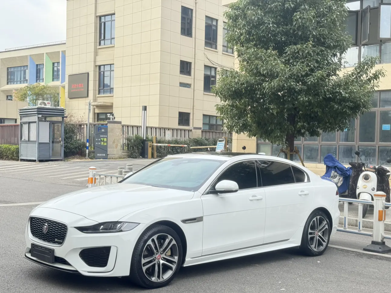 Jaguar XEL  из Китая